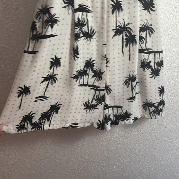 Do + Be White and Black Palm Tree Romper - Picture 4 of 6
